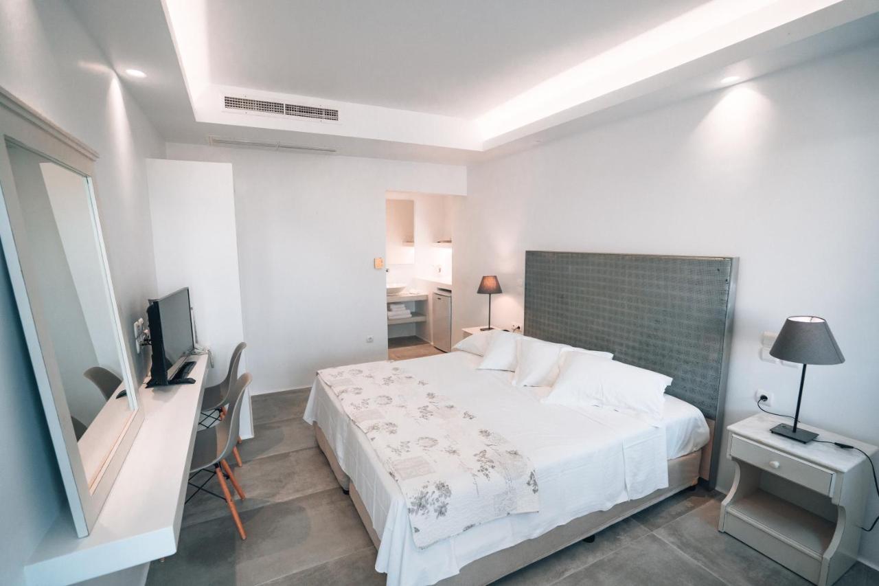 Alexandros Apartments Науса Екстериор снимка