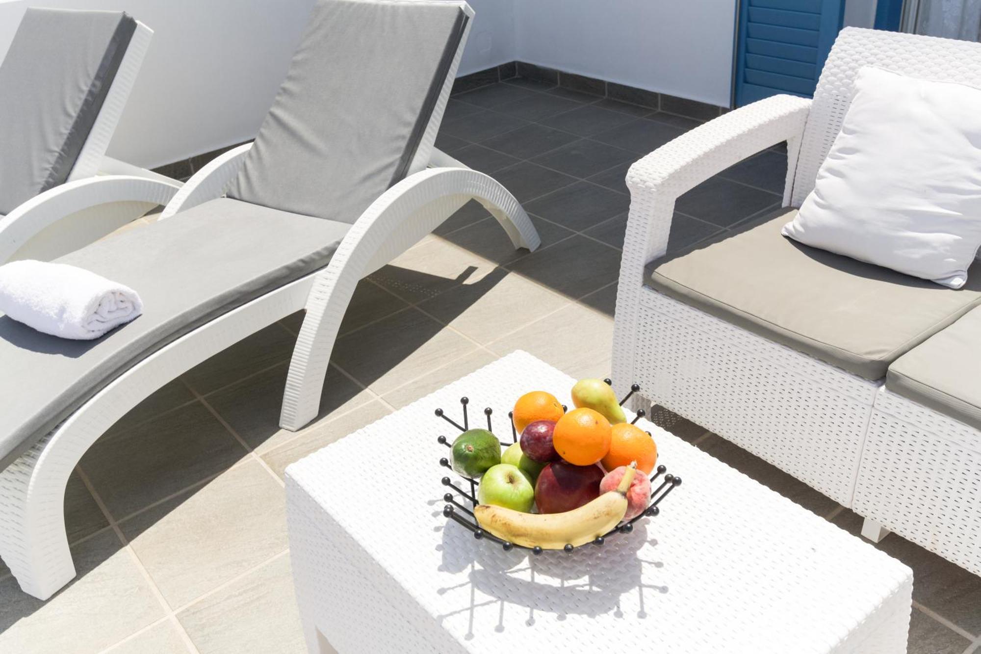 Alexandros Apartments Науса Екстериор снимка